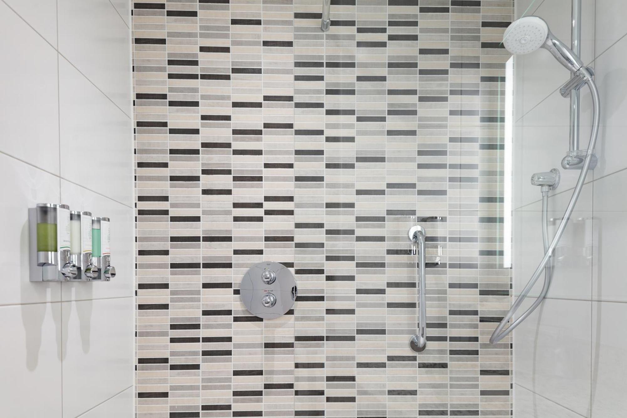 Family Connecting Rooms,1536702793:JPEG