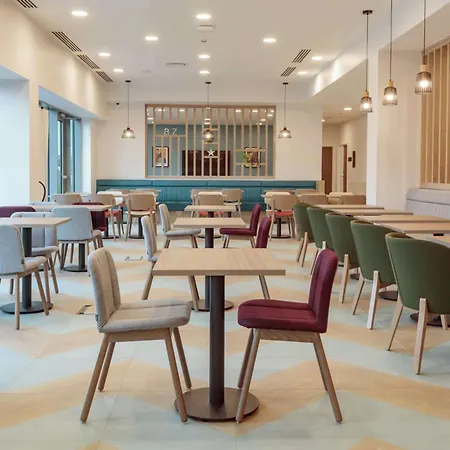 Hampton By Hilton Edinburgh Airport-2
